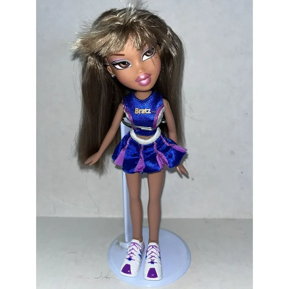 MGA Bratz Play Sportz Cheerleader Yasmin Doll Original Clothes & Shoes